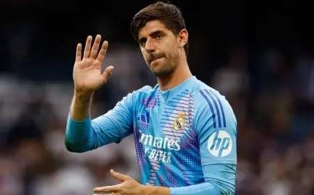 تيبو كورتوا يعود بشكل مفاجئ إلى ريال مدريد ويقطع إجازته