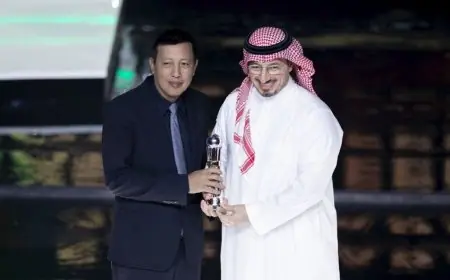 ياسر المسحل يعبّر عن أمله في نجاح الإمارات والعراق في تصفيات كأس العالم 2026