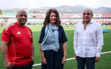 سفيرة مصر في بوروندي تشارك في تدريب نادي الأهلي