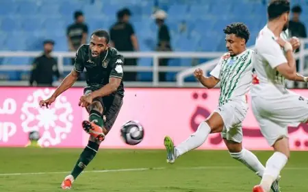 الخلود يكتسح النجمة ويتألق في المربع الذهبي بالدوري السعودي