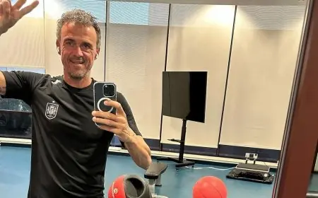 سر اللياقة المذهلة للويس إنريكي مدرب باريس سان جيرمان يبهر لاعبيه