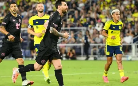 ميسي يتألق بهاتريك ويحرز الحذاء الذهبي