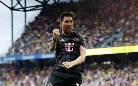 ميسي يحقق إنجازاً تاريخياً بفوزه بالحذاء الذهبي للمرة التاسعة