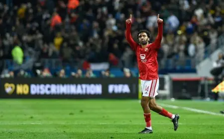 الأهلي يصر على تجديد عقود الشحات وعبد القادر بحسب شوبير