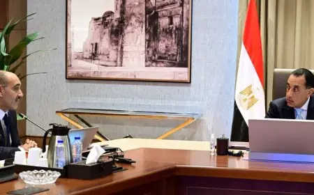 رئيس الوزراء يبحث تطورات برنامج الفضاء الوطني وخطط توطين التكنولوجيا مع رئيس وكالة الفضاء