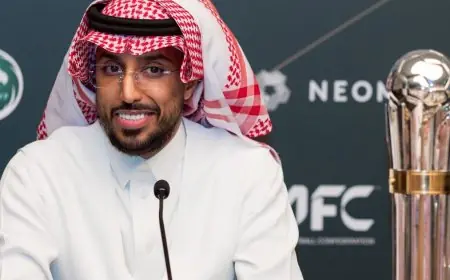 الهلال يحتفي بالدوسري لفوزه بجائزة أفضل لاعب في آسيا