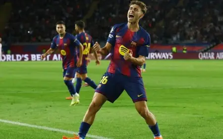 فيرمين لوبيز يصنع التاريخ مع برشلونة بأول ثلاثية إسبانية منذ 39 عامًا