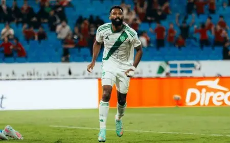 فراس البريكان يقود الأهلي لتفوق مثير على النجمة في الشوط الأول