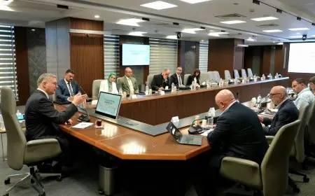 وزير البترول يناقش فرص استثمارية مع شركات أسترالية لتعزيز قطاع التعدين في مصر