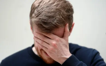 حسام موافي: الموبايلات تسبب صداع وضعف الذاكرة وخطر على الدماغ