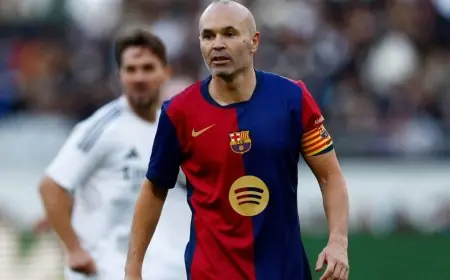 إنييستا ينتقد لامين يامال ويشيد ببيدري كأبرز نجوم برشلونة