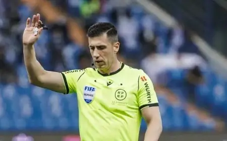 سوتو جرادو يتولى تحكيم الكلاسيكو المثير بين ريال مدريد وبرشلونة في الدوري الإسباني