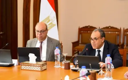 وزيرا الخارجية والطيران المدني يرحبان بسفراء الدول الغربية والإفريقية لتعزيز التعاون الدولي