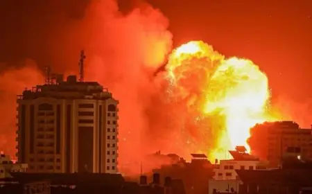 الاحتلال الإسرائيلي يشن 3 غارات مكثفة على غزة ويستهدف محيط مستشفى الشفاء