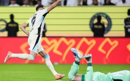 العميد يتفوق على العالمي في الشوط الأول من دور الـ16 في كأس ملك السعودية