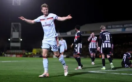 برينتفورد يتألق وينهي مغامرة غريمسبي بعد تعثر مانشستر يونايتد