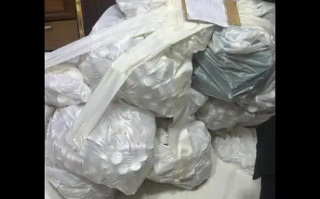 وزارة الصحة تكتشف أدوية غير مرخصة ومجهولة المصدر في مركز للعلاج الطبيعي