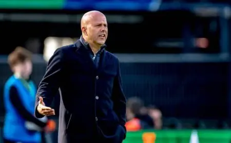 أزمة ليفربول تتفاقم مصير سلوت بين الاستمرار والرحيل