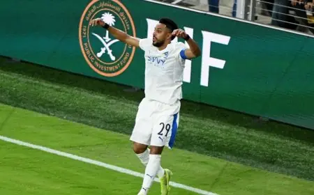 عودة سالم الدوسري لتشكيلة الهلال في مواجهة الشباب بعد غياب 35 يوماً