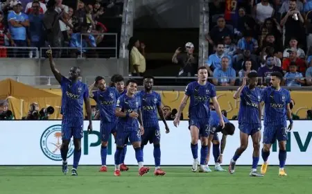 فوز مثير للهلال على الشباب في دربي الرياض