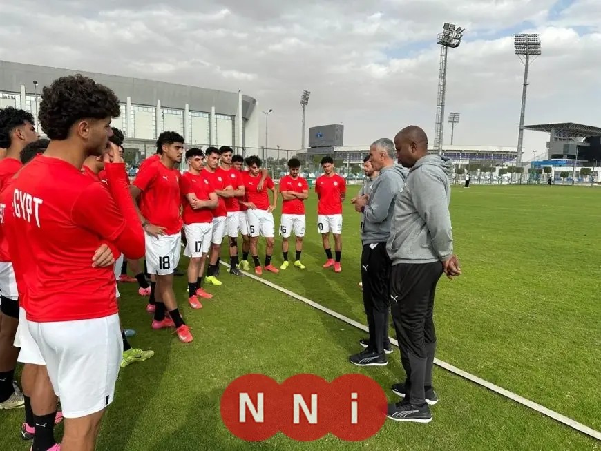 سفير مصر يشعل حماس لاعبي منتخب 20 سنة قبيل مباراتهم الحاسمة ضد نيوزيلندا