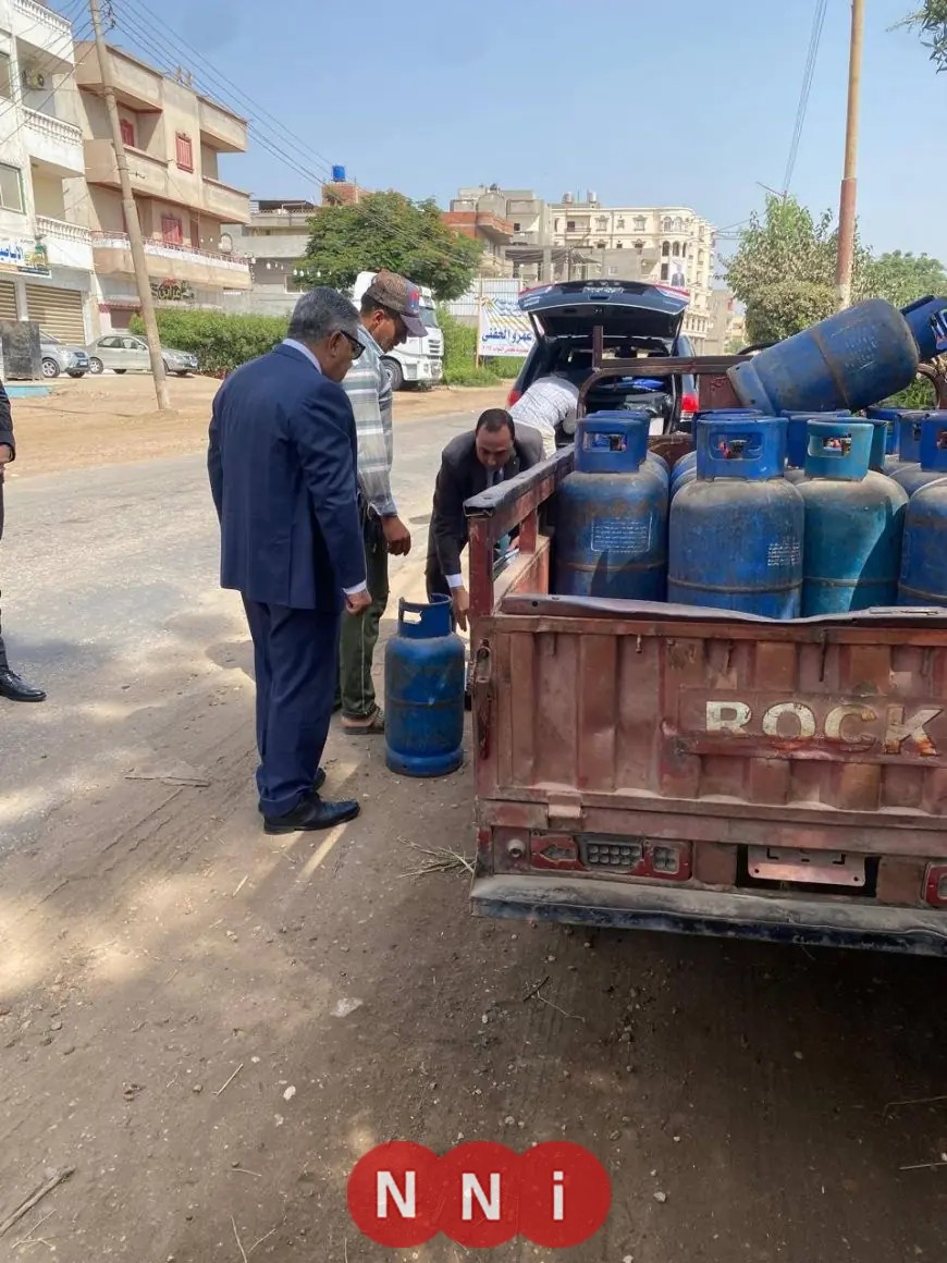 محافظ الدقهلية يوقف بائع أسطوانات غاز في جولة مفاجئة للتحقق من الوزن والمواصفات في منية النصر