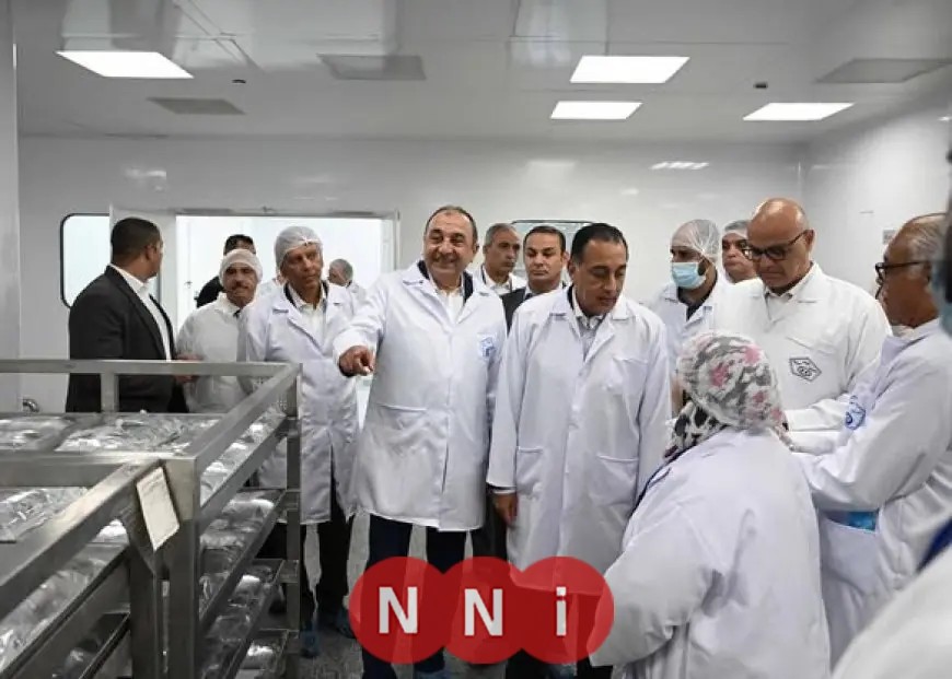 رئيس الوزراء يزور مصانع الأدوية الصلبة والمحاليل الوريدية لتعزيز الجودة والابتكار