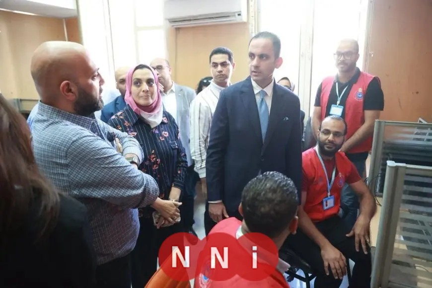 نائب وزير الصحة والسكان يتابع جهود غرفة الخط الساخن في الإسكندرية