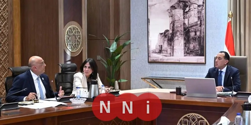 رئيس الوزراء يراجع تقدم تنمية المشروعات المتوسطة والصغيرة في المحافظات الحدودية