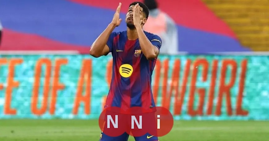 رونالد أراوخو يكشف كيف رد على طلب تغيير مركزه من فليك مهاجم برشلونة