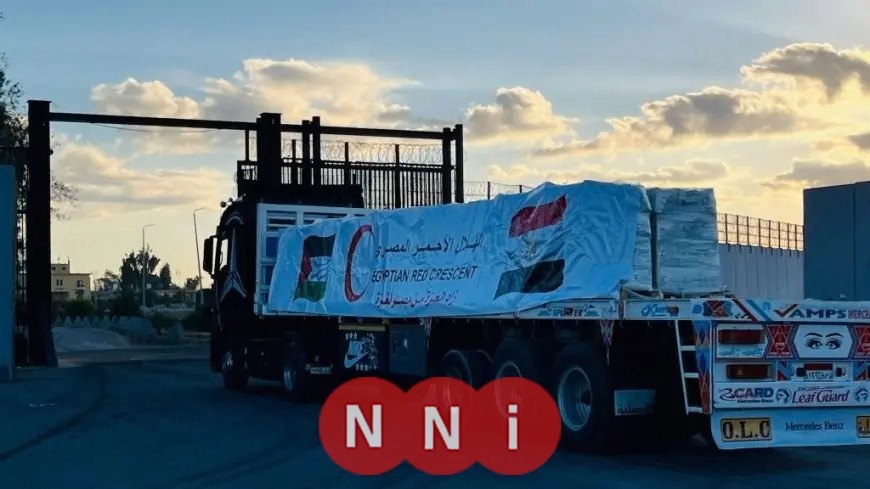الهلال الأحمر المصري يسير قافلة زاد العزة 53 بحمولة 8500 طن من المساعدات الإغاثية إلى غزة