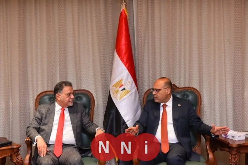 وزير العمل يعزّز التعاون الاقتصادي مع غرفة تجارة قطر ومتابعة نتائج زيارة الدوحة