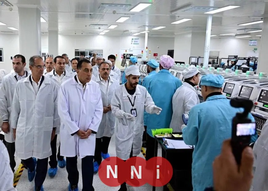 رئيس الوزراء مدبولي يفتتح مصنع أوبو في مصر لتصنيع الهواتف المحمولة