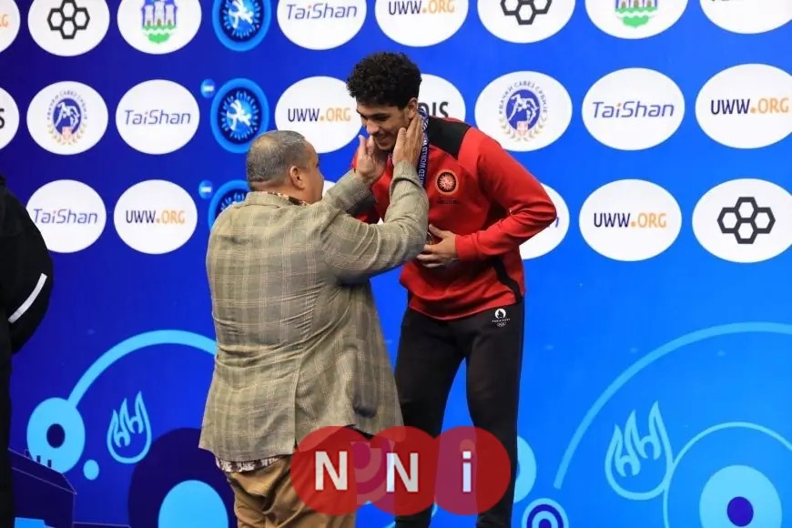 محمد حسن يعرب عن امتنانه لوزير الرياضة ورئيس اللجنة الأولمبية بعد تحقيق ذهبية بطولة العالم
