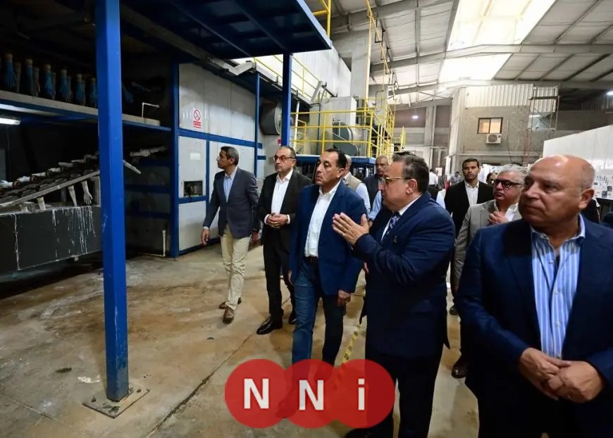 مدبولي يطلق مصنع سيناي لتوطين صناعة القفازات الطبية في مصر