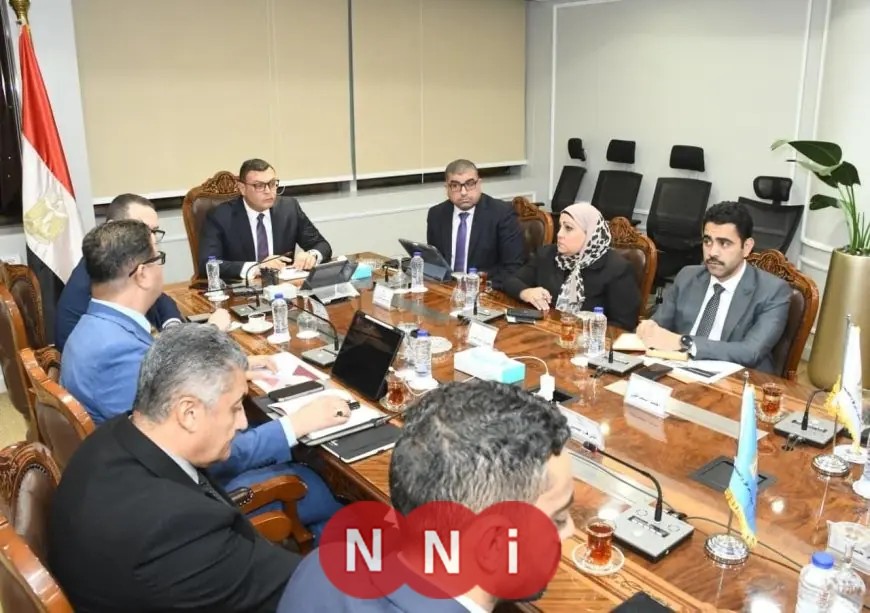 وزير الإسكان يستعرض تقدم التخطيط والمشروعات والفرص الاستثمارية في المدن الجديدة