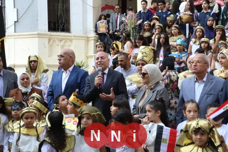 محافظ القاهرة ينضم لطلاب مدرسة قصر الدوبارة في احتفالاتهم في المتحف المصري الكبير