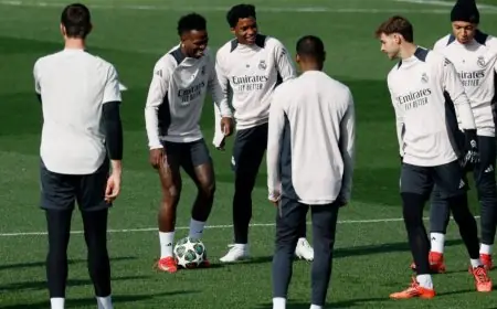 رومانو: إندريك يسعى بقوة للانضمام إلى ليون وشروط الصفقة تحدد المسار