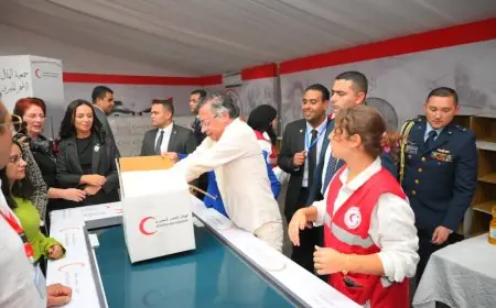 رئيس كولومبيا يزور الهلال الأحمر ويشيد بجهود تقديم المساعدات الإنسانية للفلسطينيين