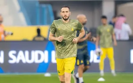 الخليج يسيطر ويتقدم بثلاثية مذهلة على الاتحاد في الشوط الأول