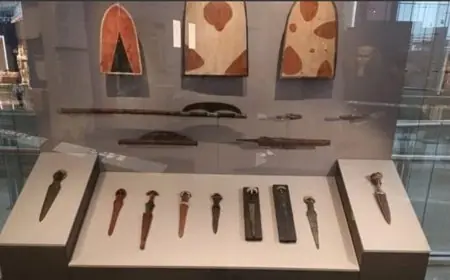 اكتشاف بلطة عمرها 700 ألف سنة في المتحف المصري الكبير مصطفى وزيري يوضح التفاصيل