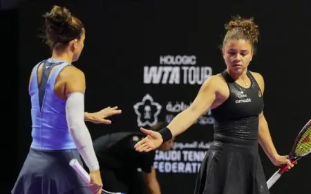 انطلاق مواجهات نارية في بطولة نهائيات رابطة محترفات التنس بالرياض