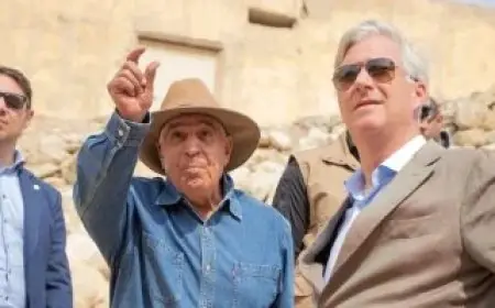 زيارة ملك بلجيكا لتمثال زوسر تكشف عن انبهاره بالحضارة المصرية العريقة