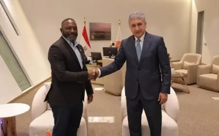 وزير السياحة يعزز التعاون السياحي مع نظيره الزامبي