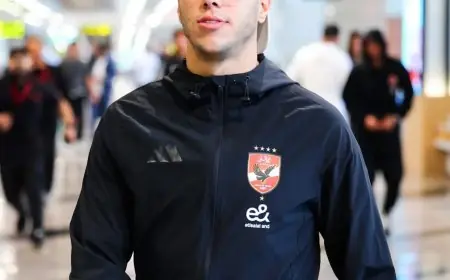 بعثة الأهلي تصل دبي استعدادًا للإقامة في العين