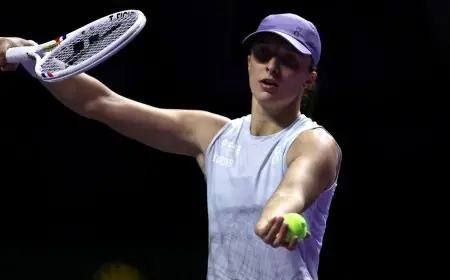 شفيونتيك تخسر أمام ريباكينا بعد ارتكاب 36 خطأ في البطولة الختامية للتنس بالرياض