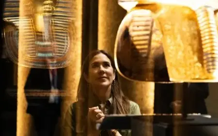 أحمد موسى يبرز تأثير صور ملكة الدنمارك مع قناع توت عنخ آمون دعاية بمئات الملايين