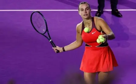 مواجهة حاسمة في دبي بين سابالينكا وكيريوس في مباراة معركة الجنسين للتنس