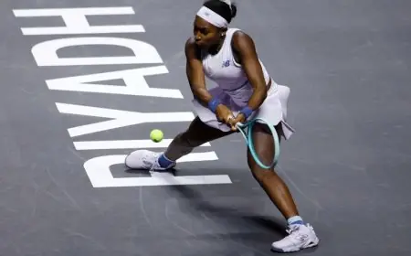 غوف تواصل انتصاراتها بفوز مثير على باوليني في البطولة الختامية للتنس بالرياض وتُبقي على آمالها