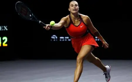 سابالينكا تتألق في الرياض بفوز مثير على بيغولا وتقترب من نصف نهائي البطولة الختامية للتنس